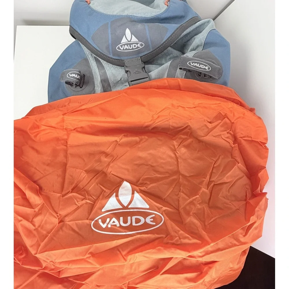 VAUDE Brenta 26 Hiking Backpack Blue Gray Ventilated Back Panel Rain Cover Sz M